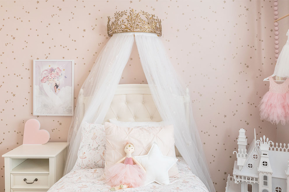 The Prettiest and Pinkest Girly Bedrooms